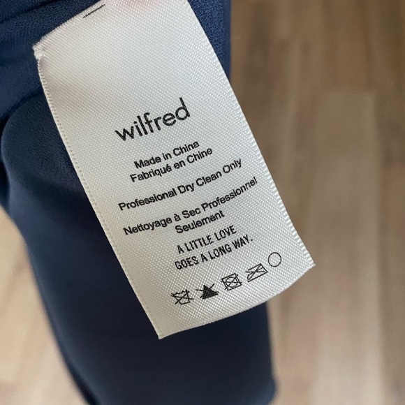 Wilfred | Aritzia Sevres Sleeveless Zip-Back Blouse Blue - Picture 14 of 16